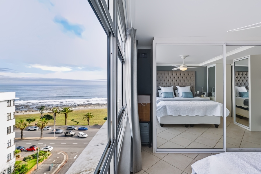 2 Bedroom Property for Sale in Sea Point Western Cape